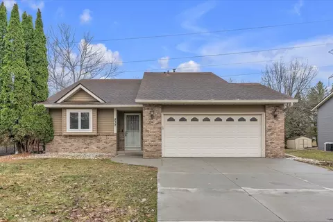 832 Aspen Cir, Little Canada, MN 55109