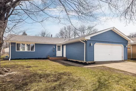 673 Monroe St S, Shakopee, MN 55379