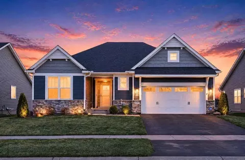 2040 Diamond Ln, Lino Lakes, MN 55038