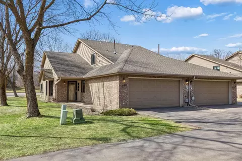 13180 Gemstone Ct, Apple Valley, MN 55124