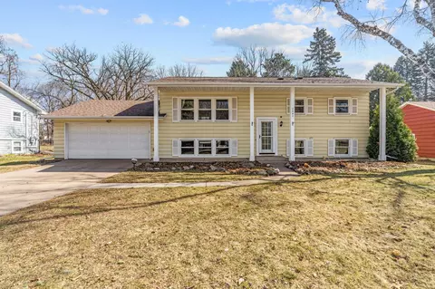 7993 Greenwood Dr, Mounds View, MN 55112