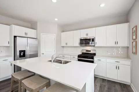 17065 Draper Way, Lakeville, MN 55044