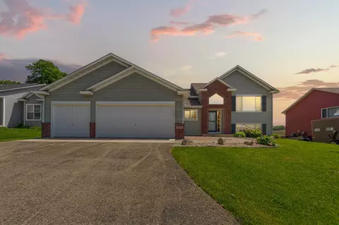 314 12th Ave NE, Lonsdale, MN 55046