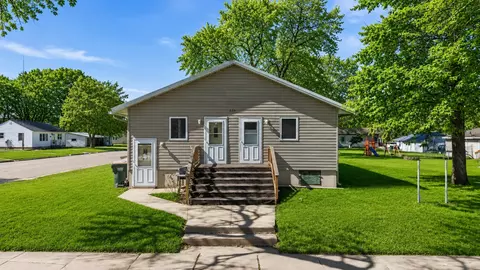 226 3rd Ave S, Brownton, MN 55312