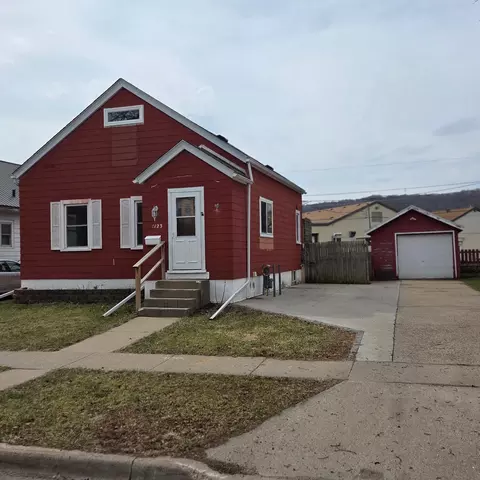 1123 Marian St, Winona, MN 55987