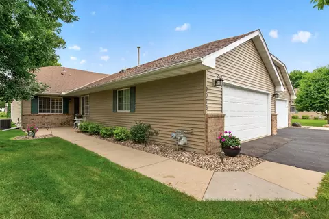 9076 212th St W, Lakeville, MN 55044