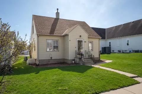 106 N 4th St, Goodhue, MN 55027