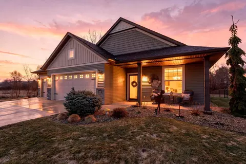 3529 S Pointe Dr, Hastings, MN 55033