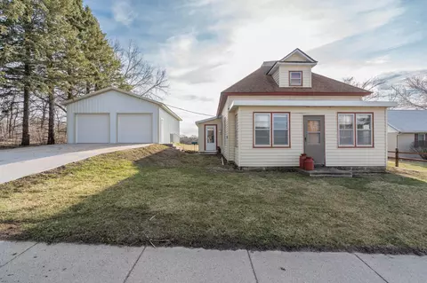 397 S Kilkenny Rd, Kilkenny, MN 56052