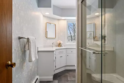 Bath - 5730 Echo Rd, Excelsior, MN 55331 photo 3 of 6