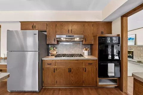 Kitchen - 5730 Echo Rd, Excelsior, MN 55331 photo 7 of 8