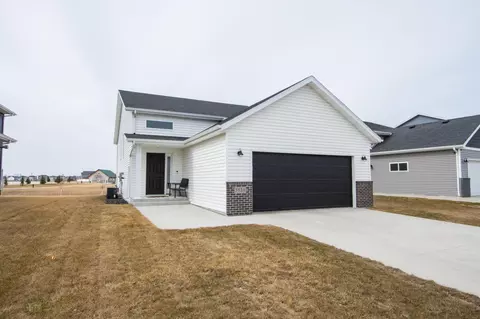 5534 8th St W, West Fargo, ND 58078