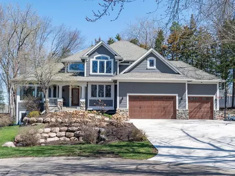 15083 Amur Hill Ln, Eden Prairie, MN 55347
