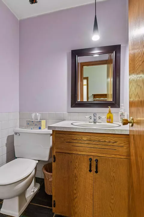 Bath - 6325 Wood Hill Ln, Maple Plain, MN 55359 photo 1 of 3