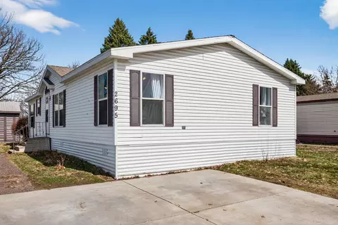 2695 Alissa Ln, Maplewood, MN 55119