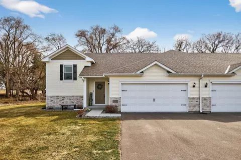 993 Fox Ave, Montrose, MN 55363