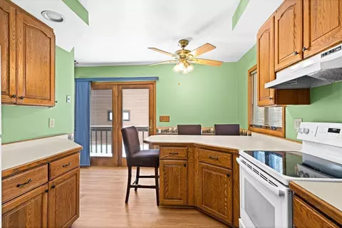 Kitchen - 540 W Redwing St, Duluth, MN 55803 photo 3 of 4