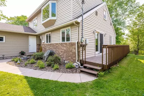 Exterior - 540 W Redwing St, Duluth, MN 55803 photo 4 of 12