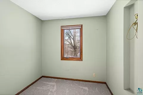 Bedroom - 540 W Redwing St, Duluth, MN 55803 photo 6 of 10