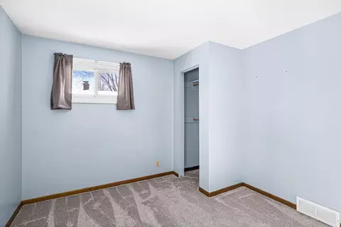 Bedroom - 540 W Redwing St, Duluth, MN 55803 photo 9 of 10