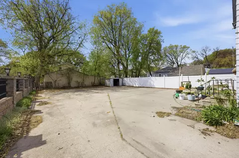 Exterior - 1342 3rd Ave S, Fargo, ND 58103 photo 3 of 4