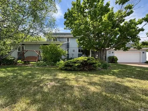 333 5th Ave NE, Chisholm, MN 55719