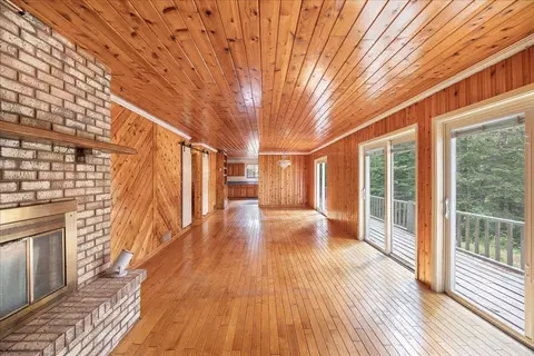 Living - 1804 N Bay Rd, Ely, MN 55731 photo 3 of 4