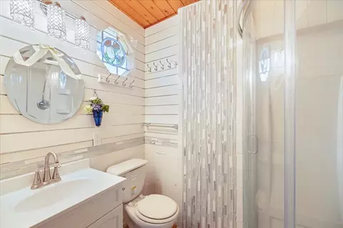 Bath - 1804 N Bay Rd, Ely, MN 55731 photo 1 of 2