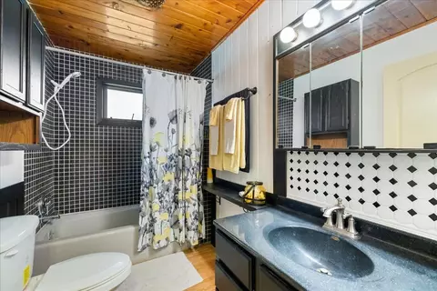 Bath - 1804 N Bay Rd, Ely, MN 55731 photo 2 of 2