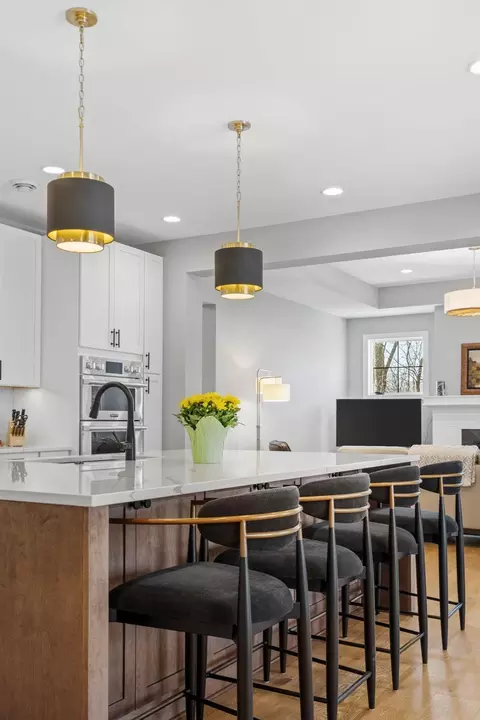 25460 Park Ln, Excelsior, MN 55331 photo 9