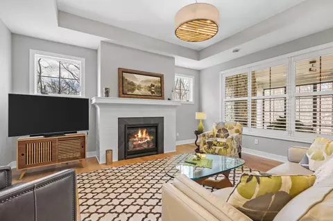 25460 Park Ln, Excelsior, MN 55331 photo 4