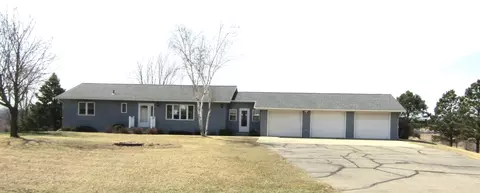 6049 Rolling Hills Dr SW, Montevideo, MN 56265