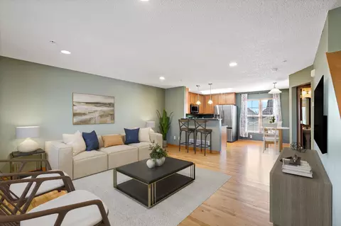 2892 Clover Ridge Dr, Chaska, MN 55318
