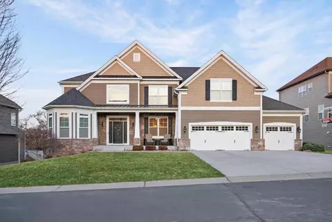 9889 Frederick Pl, Eden Prairie, MN 55347