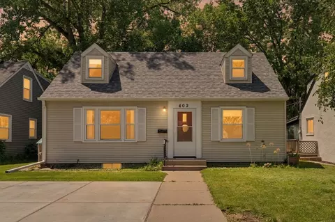 402 Jefferson Ave S, Hopkins, MN 55343