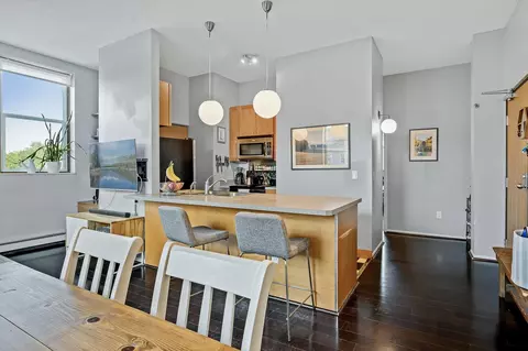 215 7th St NE #301, Minneapolis, MN 55413