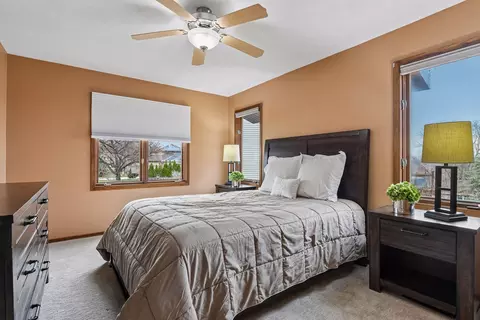 Bedroom - 10001 Beard Ave S, Bloomington, MN 55431 photo 4 of 6