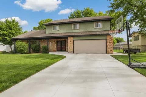 Exterior - 14 Pandolfo Pl, Saint Cloud, MN 56303 photo 4 of 12
