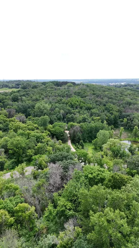 2685 Carver Ave E, Maplewood, MN 55119