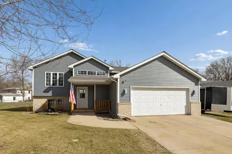 655 6th St SE, Cokato, MN 55321