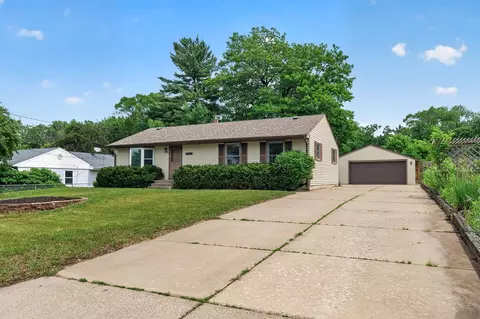 7939 Pleasant View Dr NE, Spring Lake Park, MN 55432