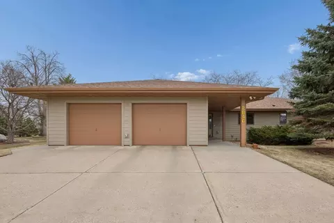 2846 Aurora Ct, Saint Cloud, MN 56303