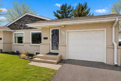 5516 France Ave S, Edina, MN 55410