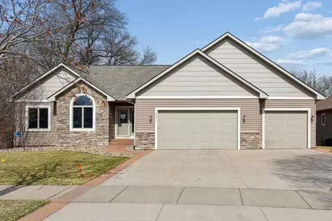 1771 Kimberly Cir, River Falls, WI 54022