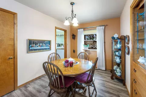 Dining - 1532 4th Ave, Windom, MN 56101 photo 1 of 1