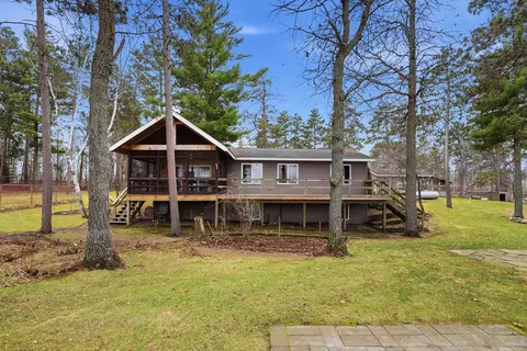 15740 River Lake Dr, Menahga, MN 56464