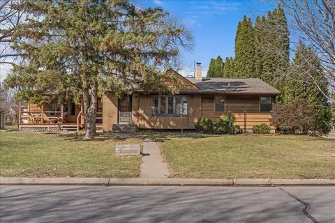 2755 Huron St, Roseville, MN 55113