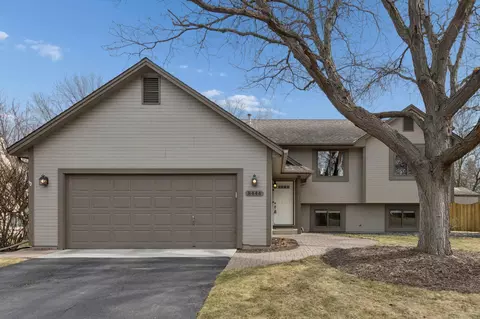 8444 Underwood Ln N, Maple Grove, MN 55369