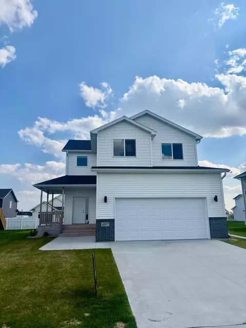 6797 28th St S, Fargo, ND 58104