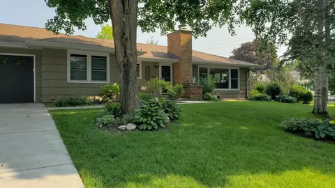 12000 James Rd, Minnetonka, MN 55343